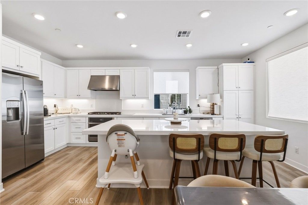 26799 Keystone, Valencia, CA 91381 — photo 2