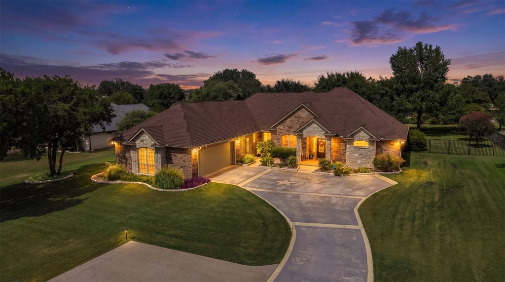 2116 Wood Duck Lane, Granbury, TX 76049 — exterior