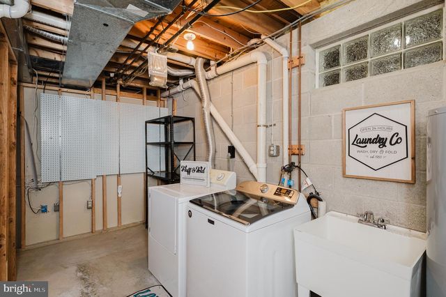 4 KINGS PL, Perry Hall, MD 21128