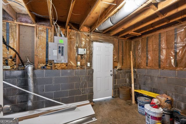 2075 Countydown Lane, Stone Mountain, GA 30088