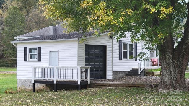18 Misty Meadows Road, Burnsville, NC 28714