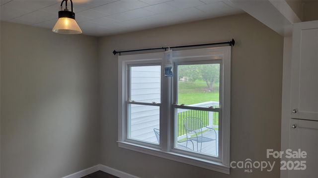 18 Misty Meadows Road, Burnsville, NC 28714