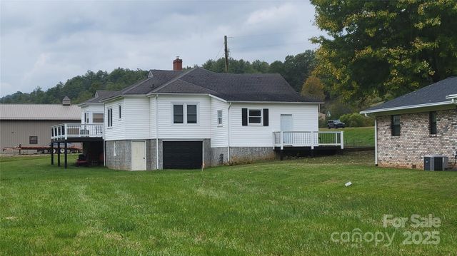 18 Misty Meadows Road, Burnsville, NC 28714