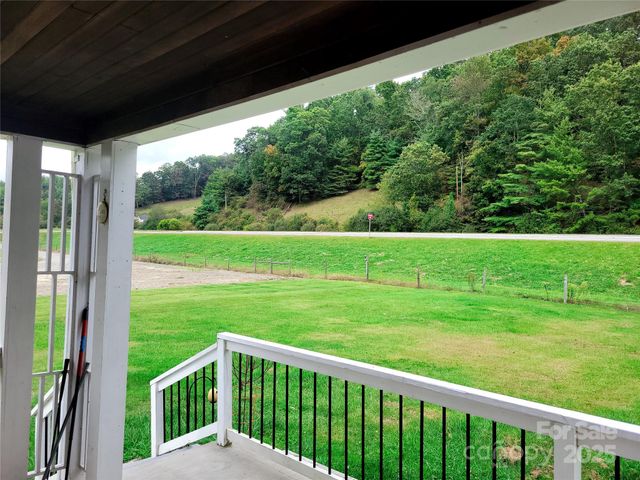 18 Misty Meadows Road, Burnsville, NC 28714