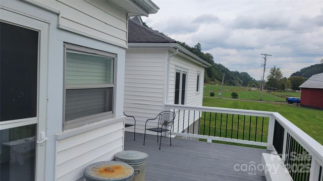 18 Misty Meadows Road, Burnsville, NC 28714