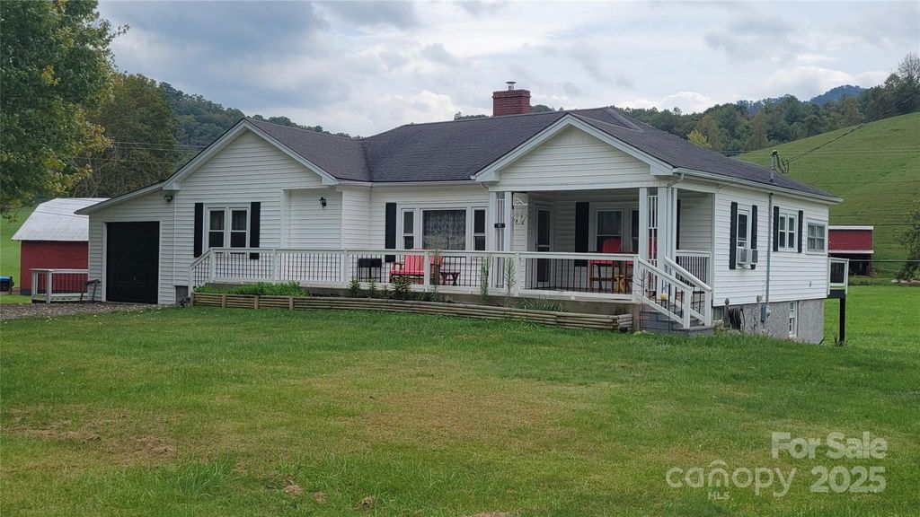 18 Misty Meadows Road, Burnsville, NC 28714