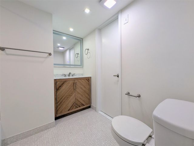 3101 Oakland Shores Drive H204, Oakland Park, FL 33309