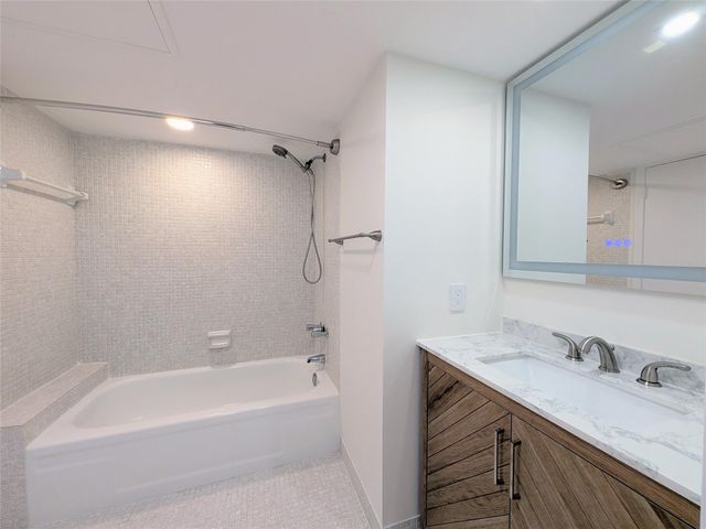 3101 Oakland Shores Drive H204, Oakland Park, FL 33309