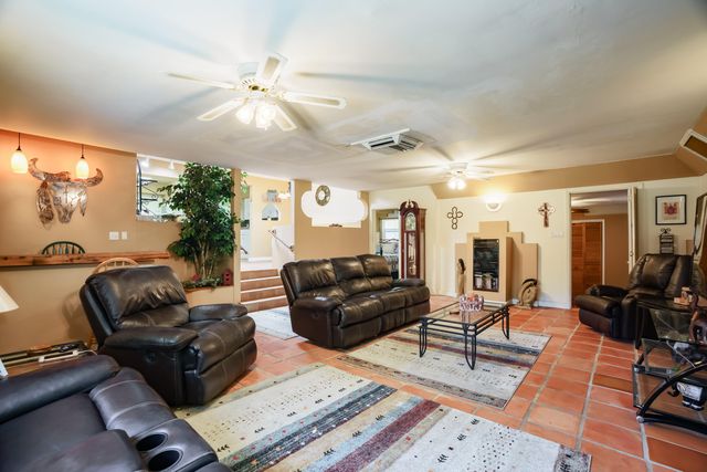 2711 SAN JOAQUIN Avenue SE, Albuquerque, NM 87106