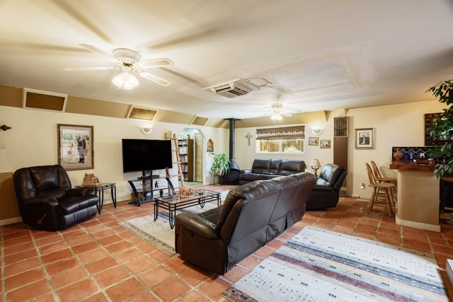 2711 SAN JOAQUIN Avenue SE, Albuquerque, NM 87106