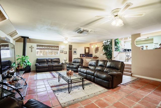 2711 SAN JOAQUIN Avenue SE, Albuquerque, NM 87106