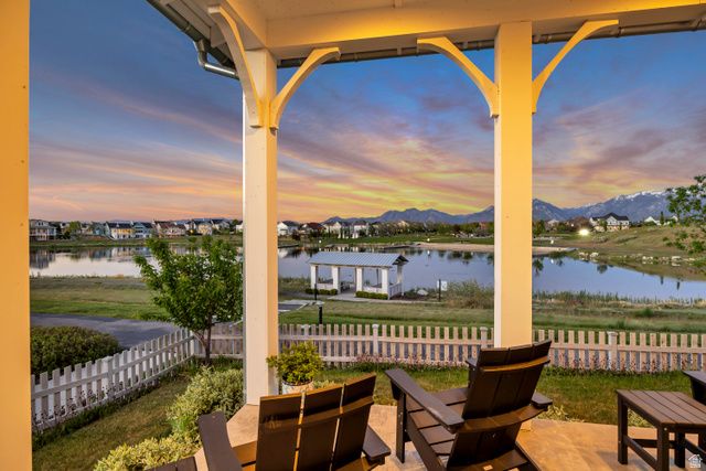 10917 S LAKE ISLAND DR, South Jordan, UT 84009