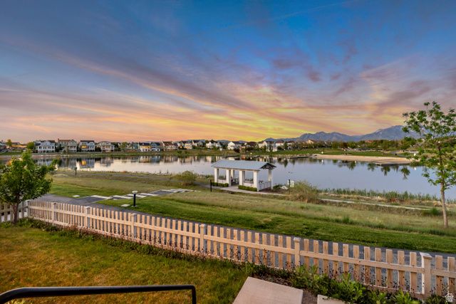 10917 S LAKE ISLAND DR, South Jordan, UT 84009