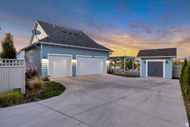 10917 S LAKE ISLAND DR, South Jordan, UT 84009