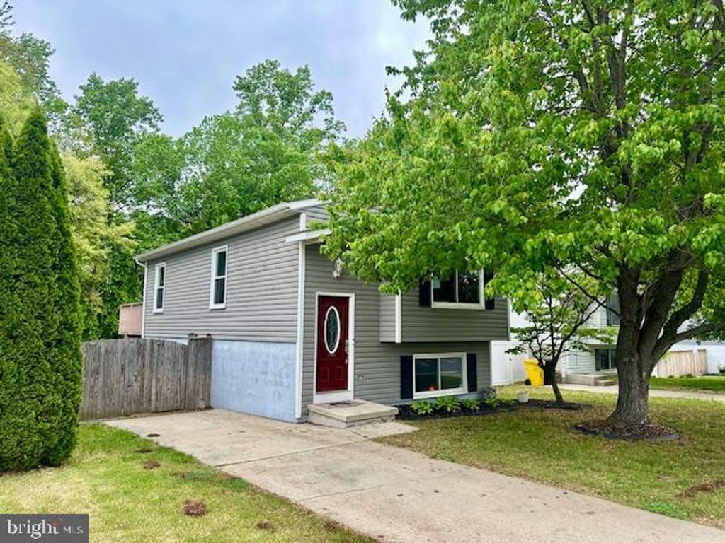 8020 ESCALON AVE, Pasadena, MD 21122
