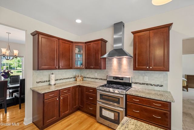 14 Fort Vaux Lane, Colonie, NY 12189