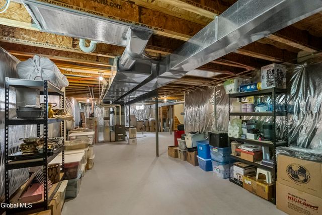 14 Fort Vaux Lane, Colonie, NY 12189