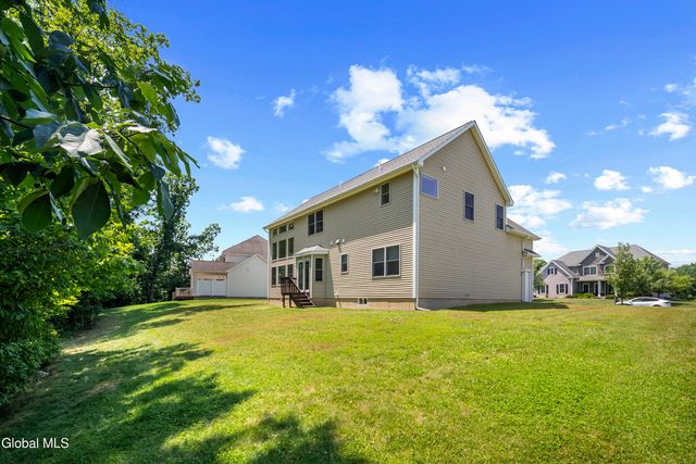 14 Fort Vaux Lane, Colonie, NY 12189