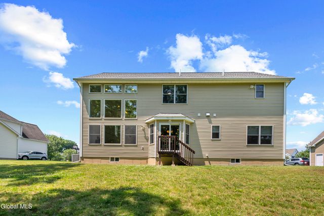 14 Fort Vaux Lane, Colonie, NY 12189