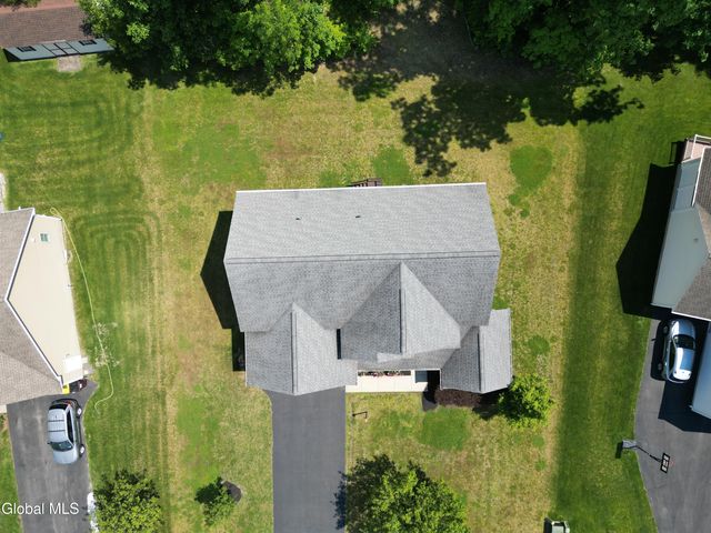 14 Fort Vaux Lane, Colonie, NY 12189