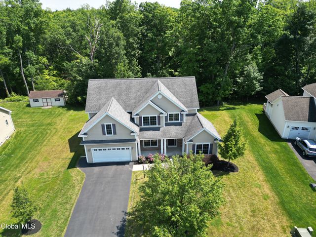 14 Fort Vaux Lane, Colonie, NY 12189