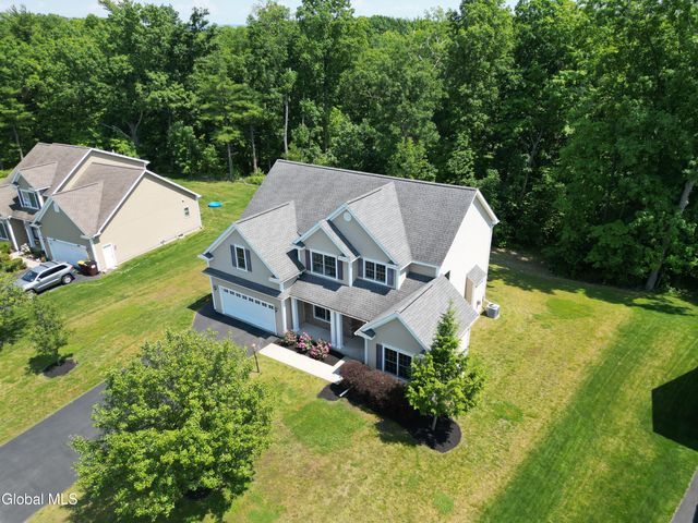 14 Fort Vaux Lane, Colonie, NY 12189