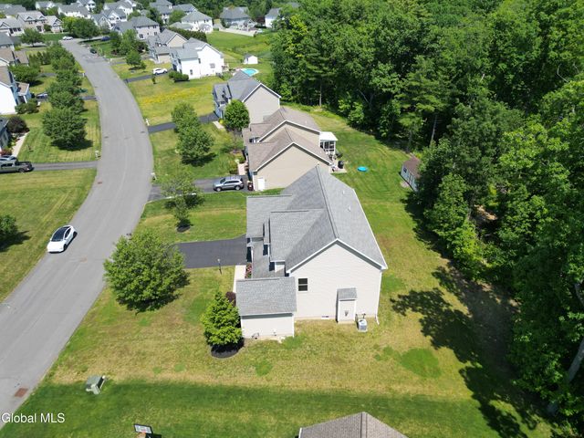 14 Fort Vaux Lane, Colonie, NY 12189