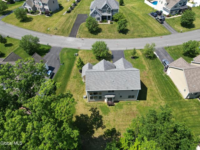 14 Fort Vaux Lane, Colonie, NY 12189
