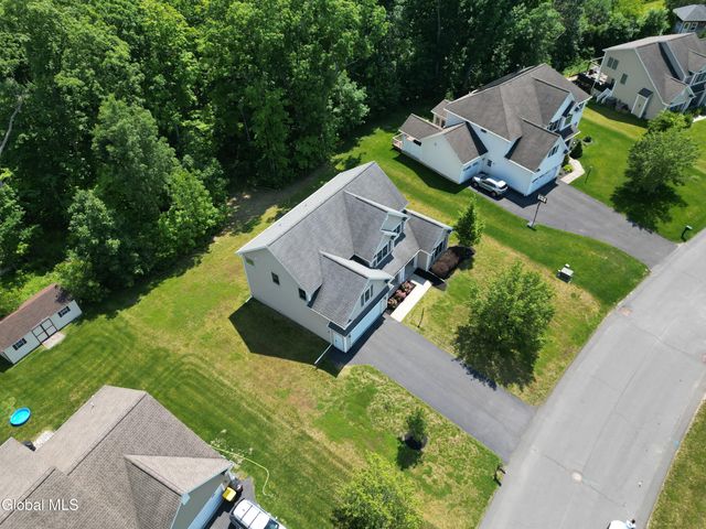 14 Fort Vaux Lane, Colonie, NY 12189
