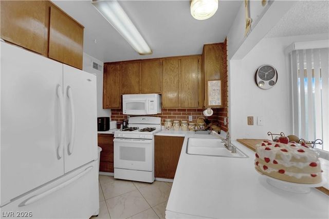 7274 Pinebrook Circle, Las Vegas, NV 89147