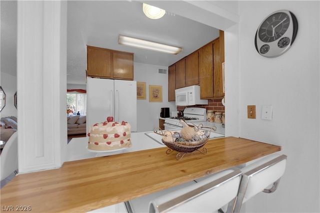 7274 Pinebrook Circle, Las Vegas, NV 89147