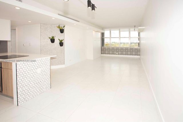 7441 Wayne Ave 10I, Miami Beach, FL 33141