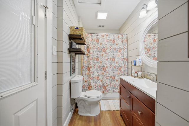 407 N Summit Street, Weimar, TX 78962