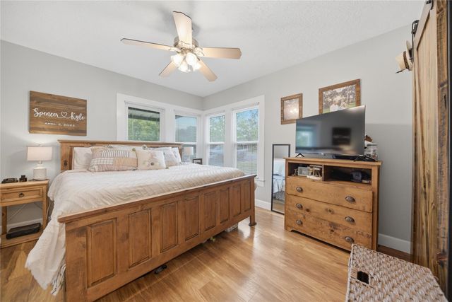 407 N Summit Street, Weimar, TX 78962