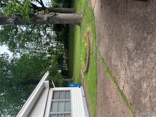 1548 Bayonne Drive, St Louis, MO 63138