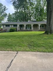 1548 Bayonne Drive, St Louis, MO 63138
