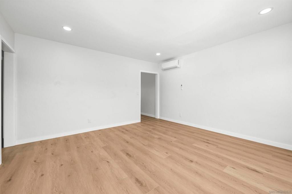 Image 14 of property listing at 6979 81 Amherst, San Diego, CA 92115