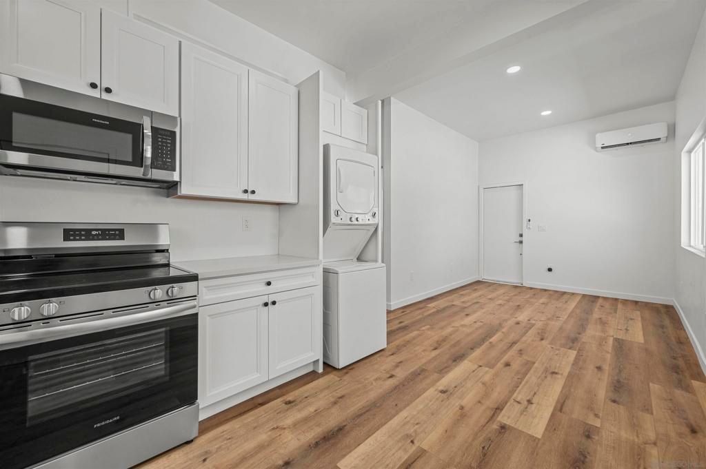 Image 3 of property listing at 6979 81 Amherst, San Diego, CA 92115