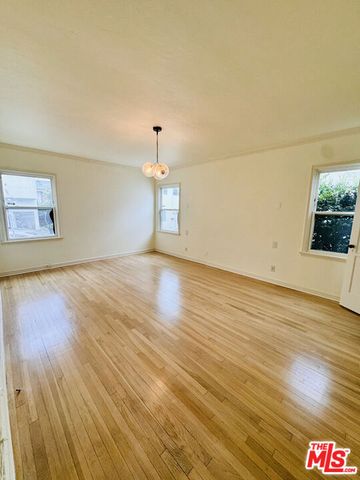 1426 Hauser Boulevard, Los Angeles, CA 90019