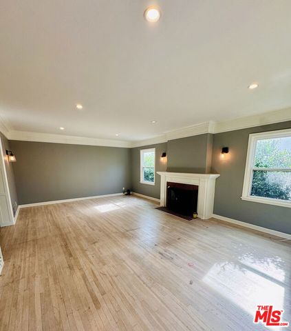 1426 Hauser Boulevard, Los Angeles, CA 90019