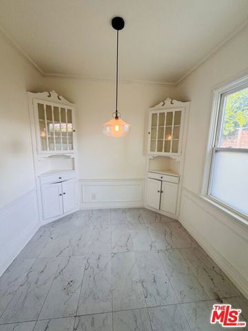 1426 Hauser Boulevard, Los Angeles, CA 90019