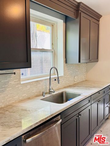 1426 Hauser Boulevard, Los Angeles, CA 90019