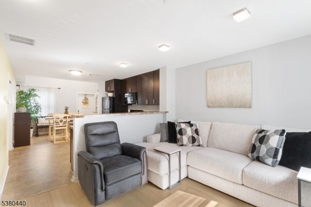 437 Rose Ave, Jersey City, NJ 07305