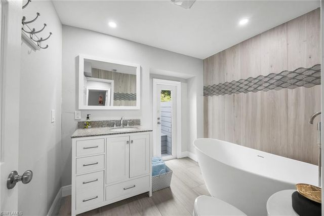 12991 Iona RD, Fort Myers, FL 33908