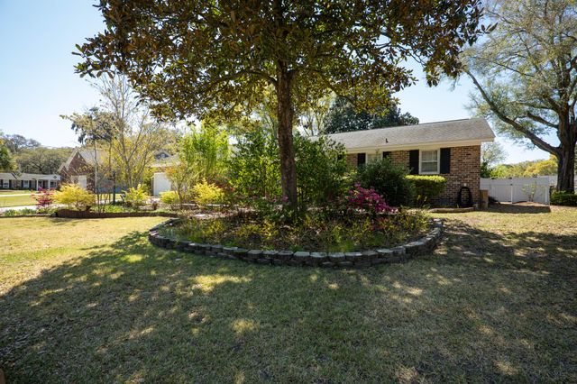 5321 Chantilly Lane, North Charleston, SC 29418