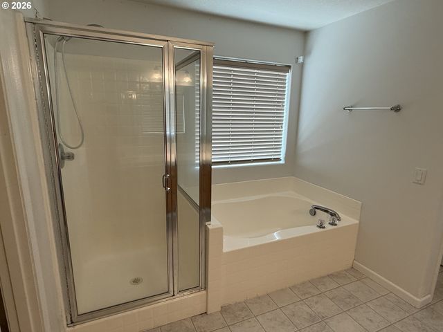 15472 Se BOLLAM Dr, Clackamas, OR 97015
