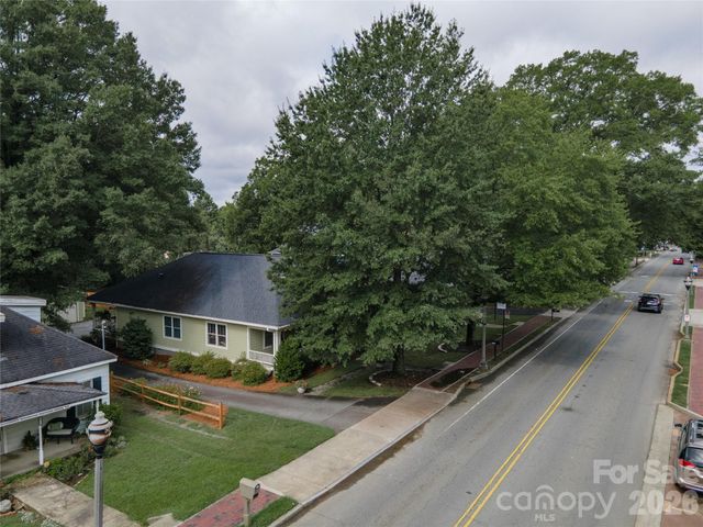 21036 Catawba Avenue, Cornelius, NC 28031