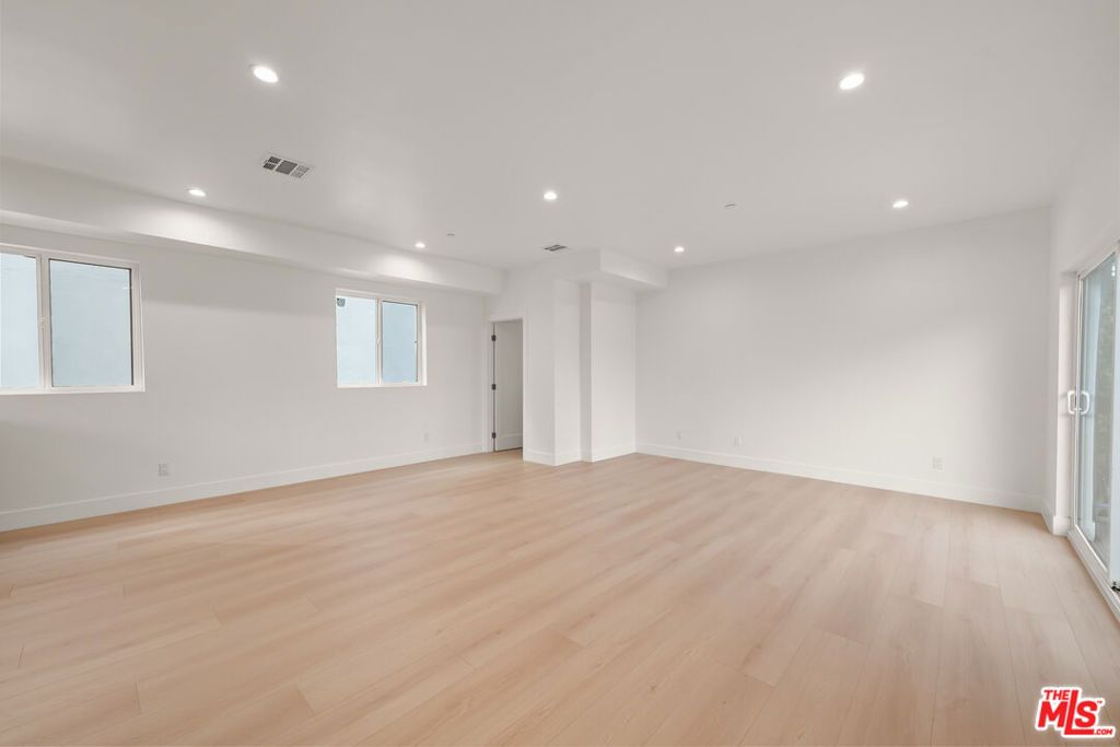 915 N Hobart Boulevard, Los Angeles, CA 90029 — photo 5