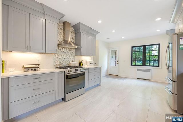 340 Broad Avenue, Englewood, NJ 07631