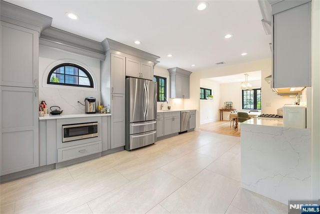 340 Broad Avenue, Englewood, NJ 07631